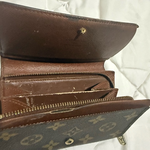 Louis Vuitton monogram wallet -Authentic - Picture 13 of 15